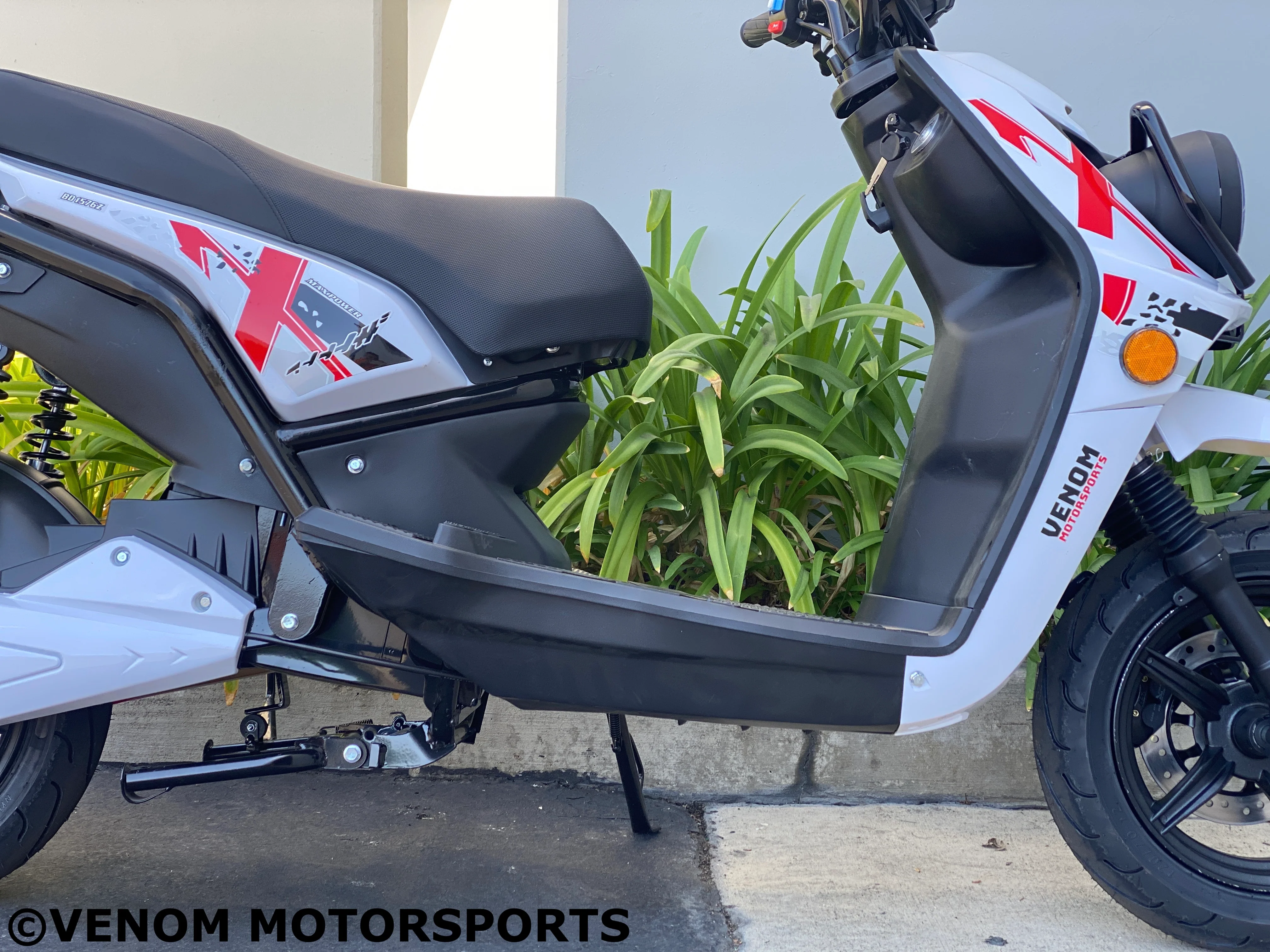Venom E-Moped | 2000w Electric Scooter | Brushless | 72V - Image 18
