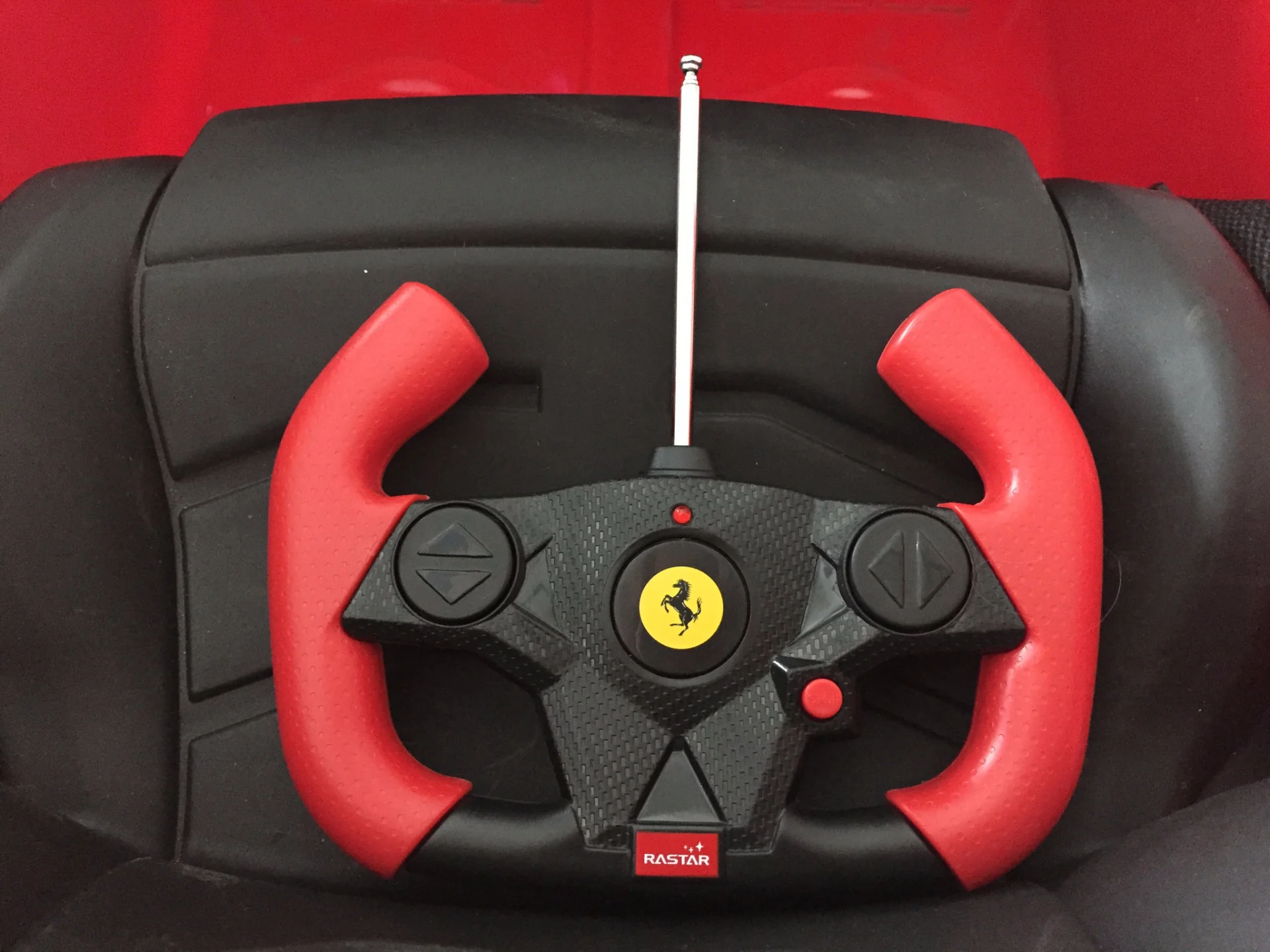 12V Ferrari F12 Ride on car for kids - Image 7