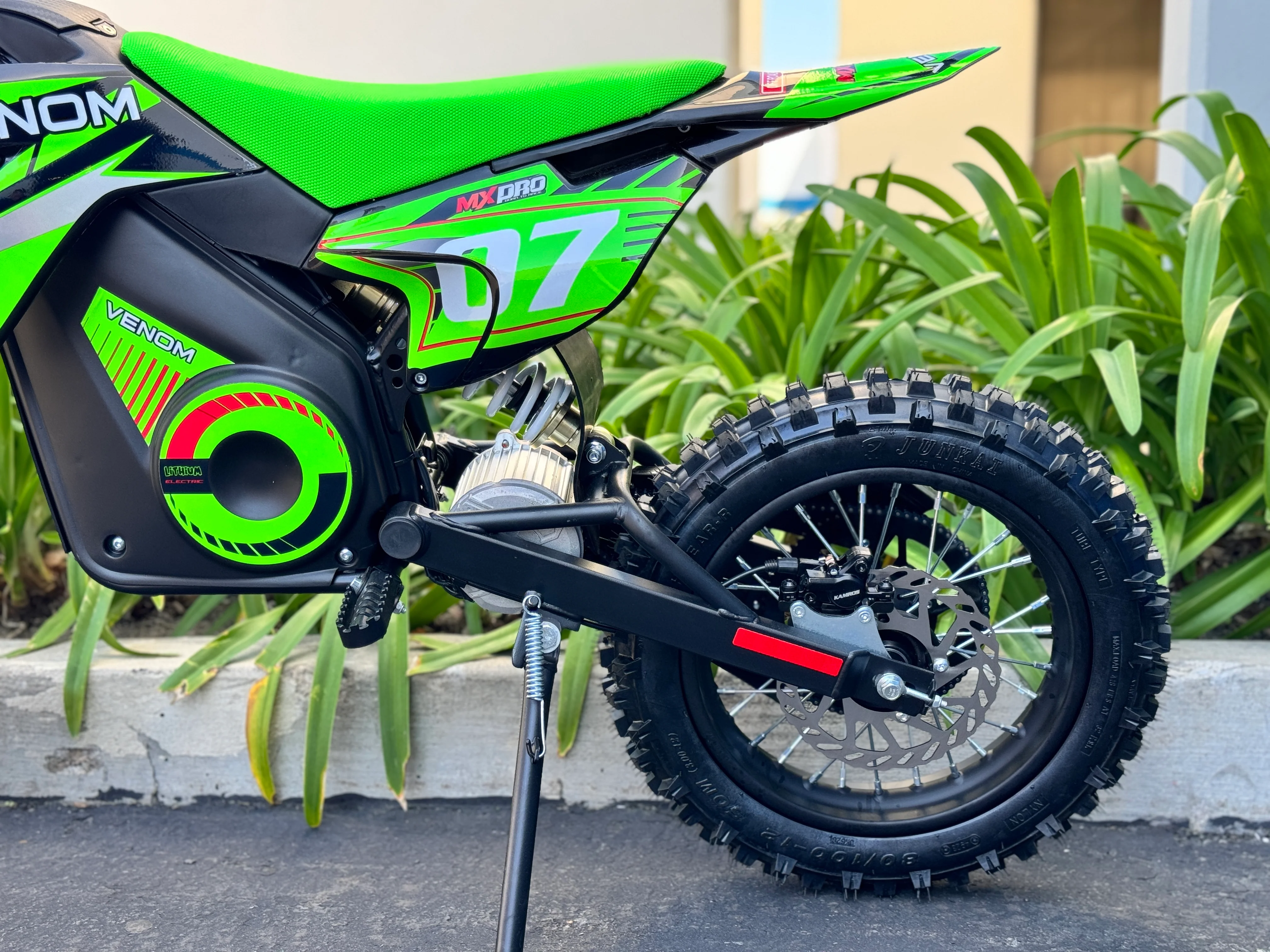 Venom Pro | 1600w Electric Dirt Bike | 48V | Lithium - Image 14