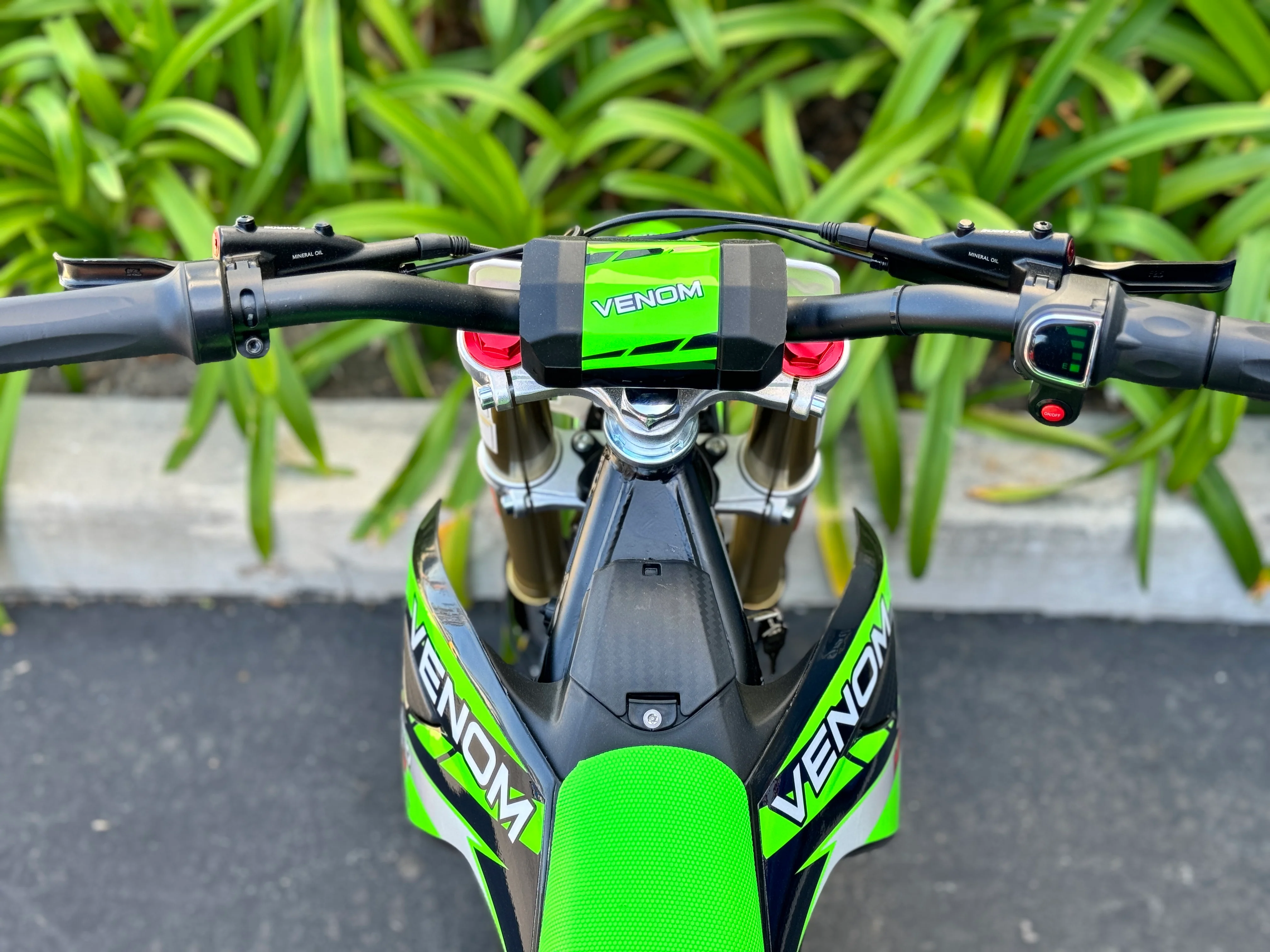 Venom Pro | 1600w Electric Dirt Bike | 48V | Lithium - Image 5