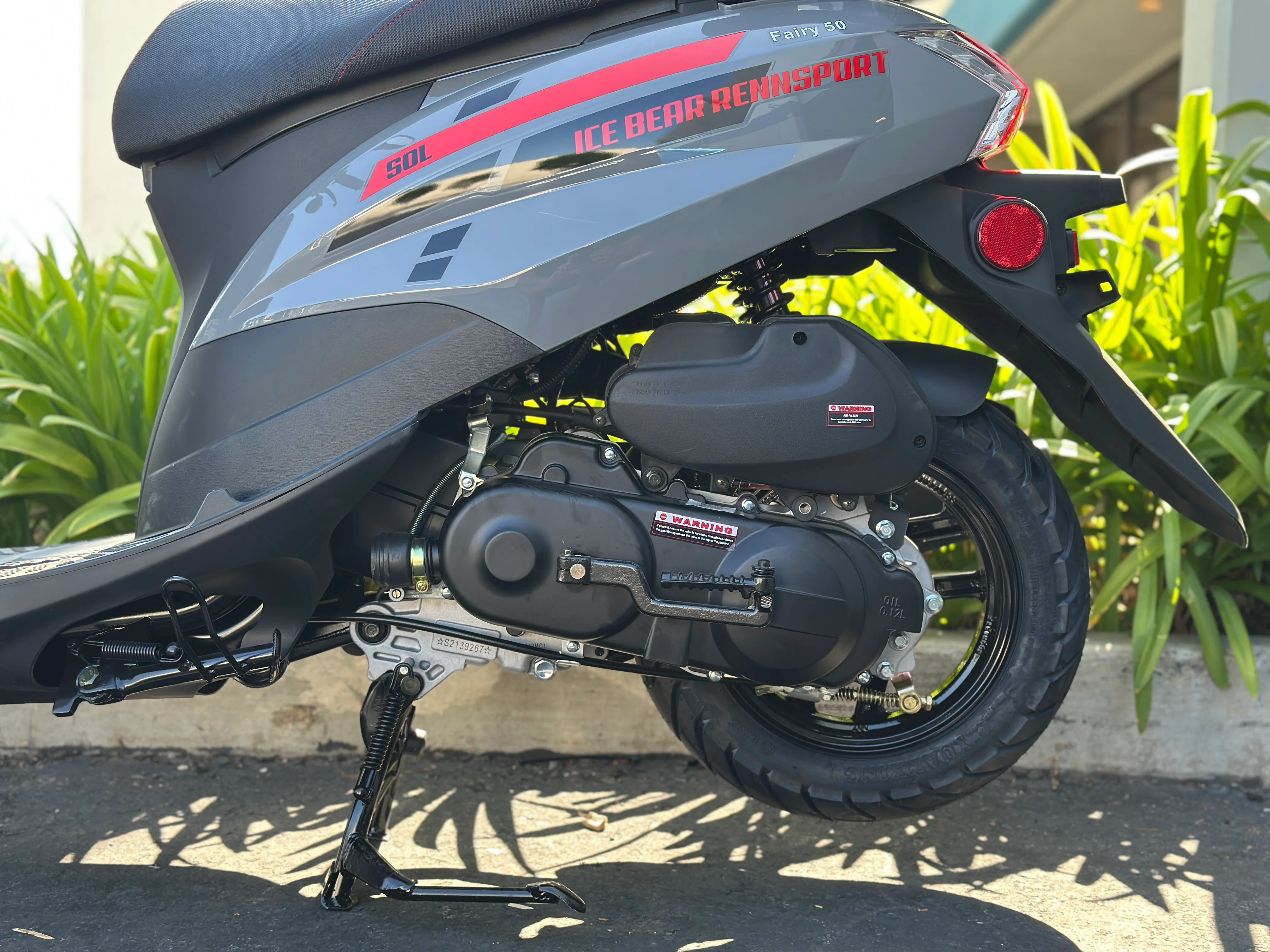 Venom Cali Moped | 50cc Scooter | Automatic Transmission - Image 10