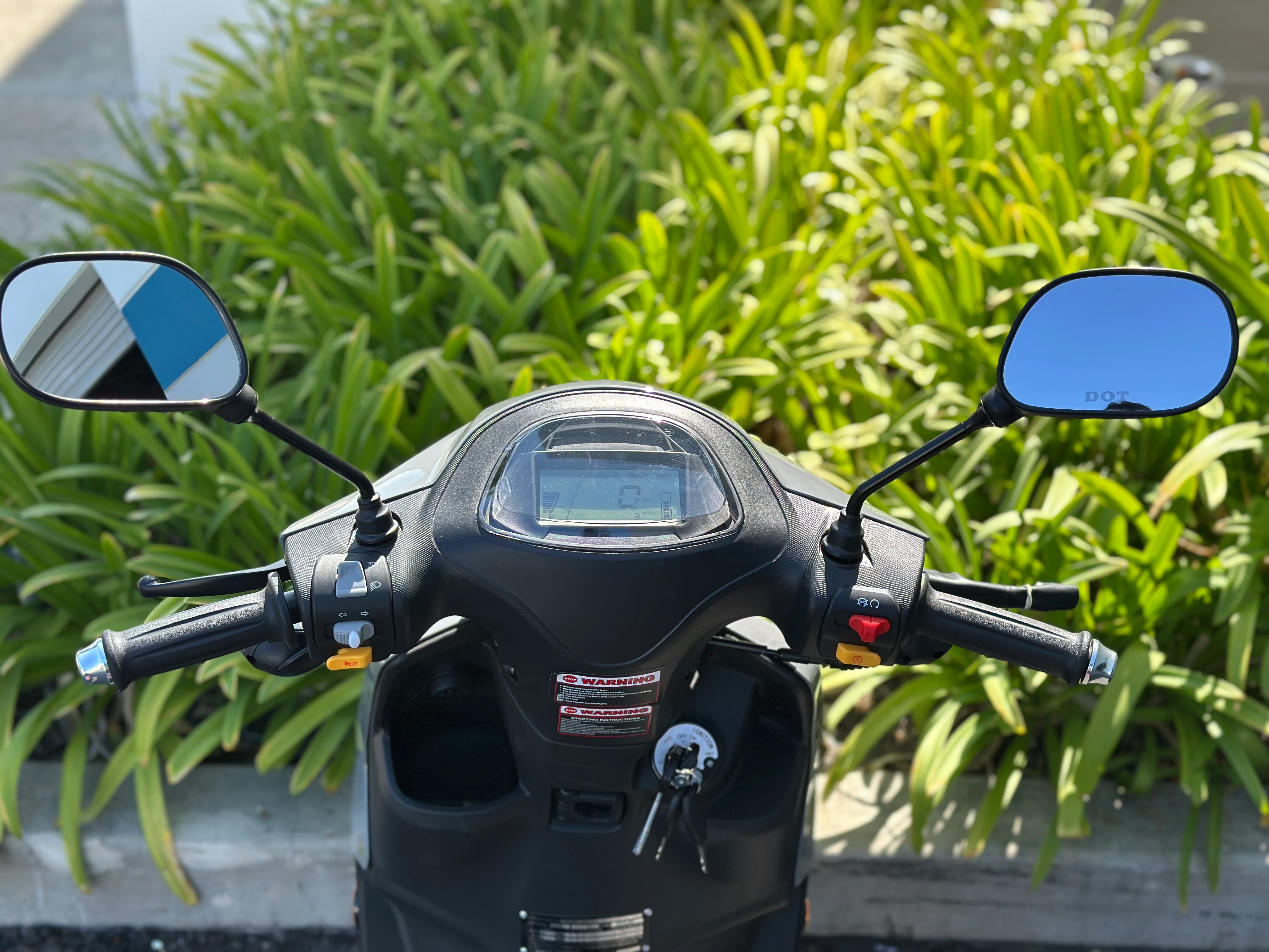 Venom Cali Moped | 50cc Scooter | Automatic Transmission - Image 14