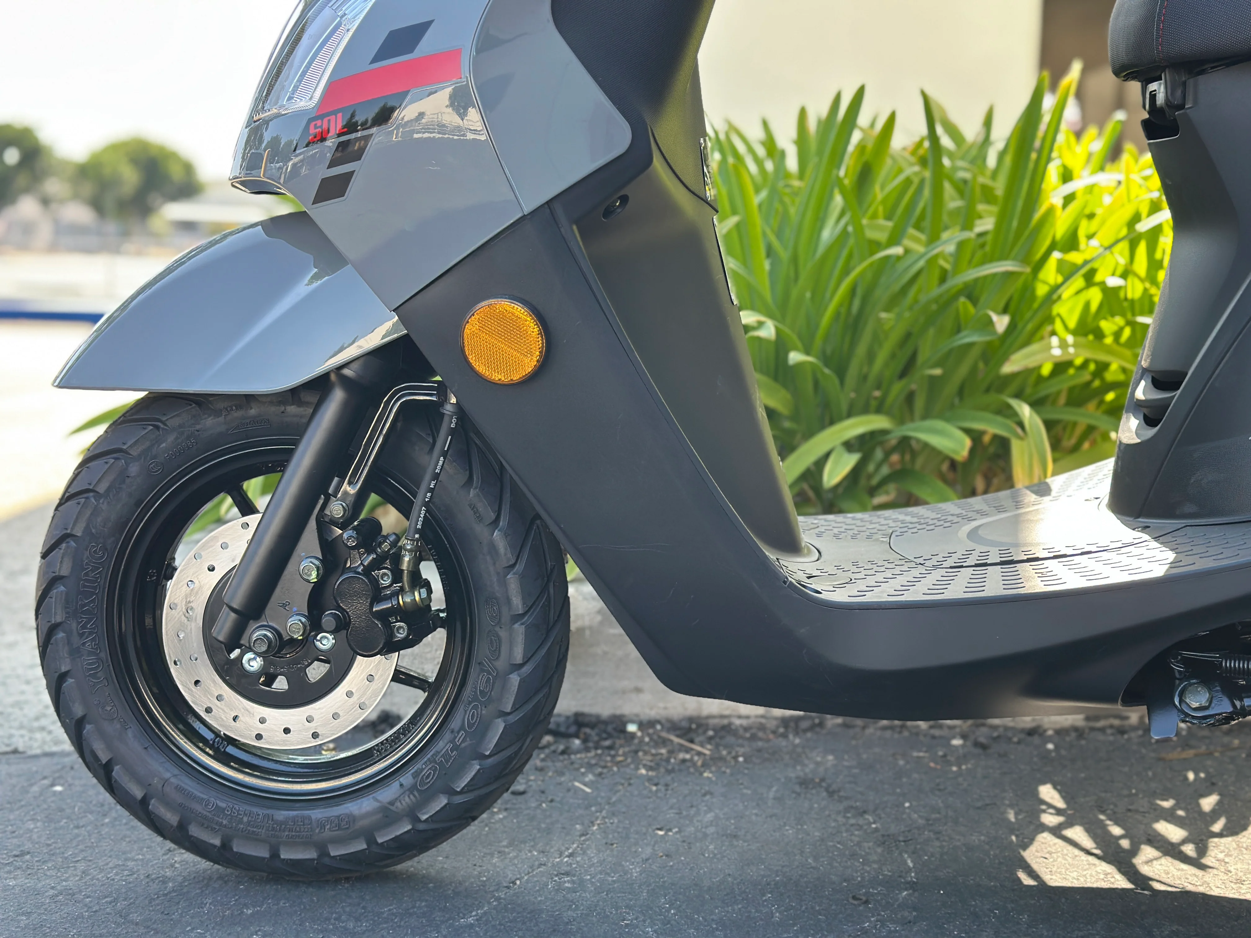 Venom Cali Moped | 50cc Scooter | Automatic Transmission - Image 8