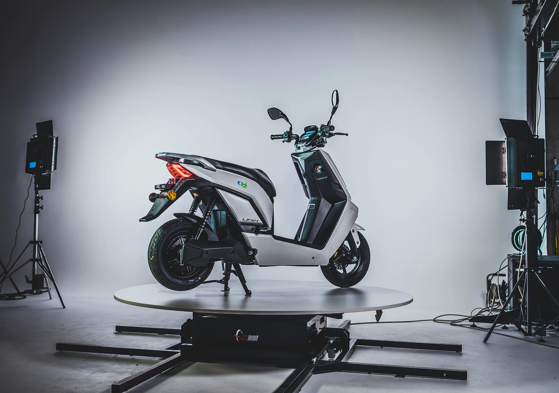 Lifan E3 | 1200W Bosch Electric Scooter | 60V Lithium - Image 39