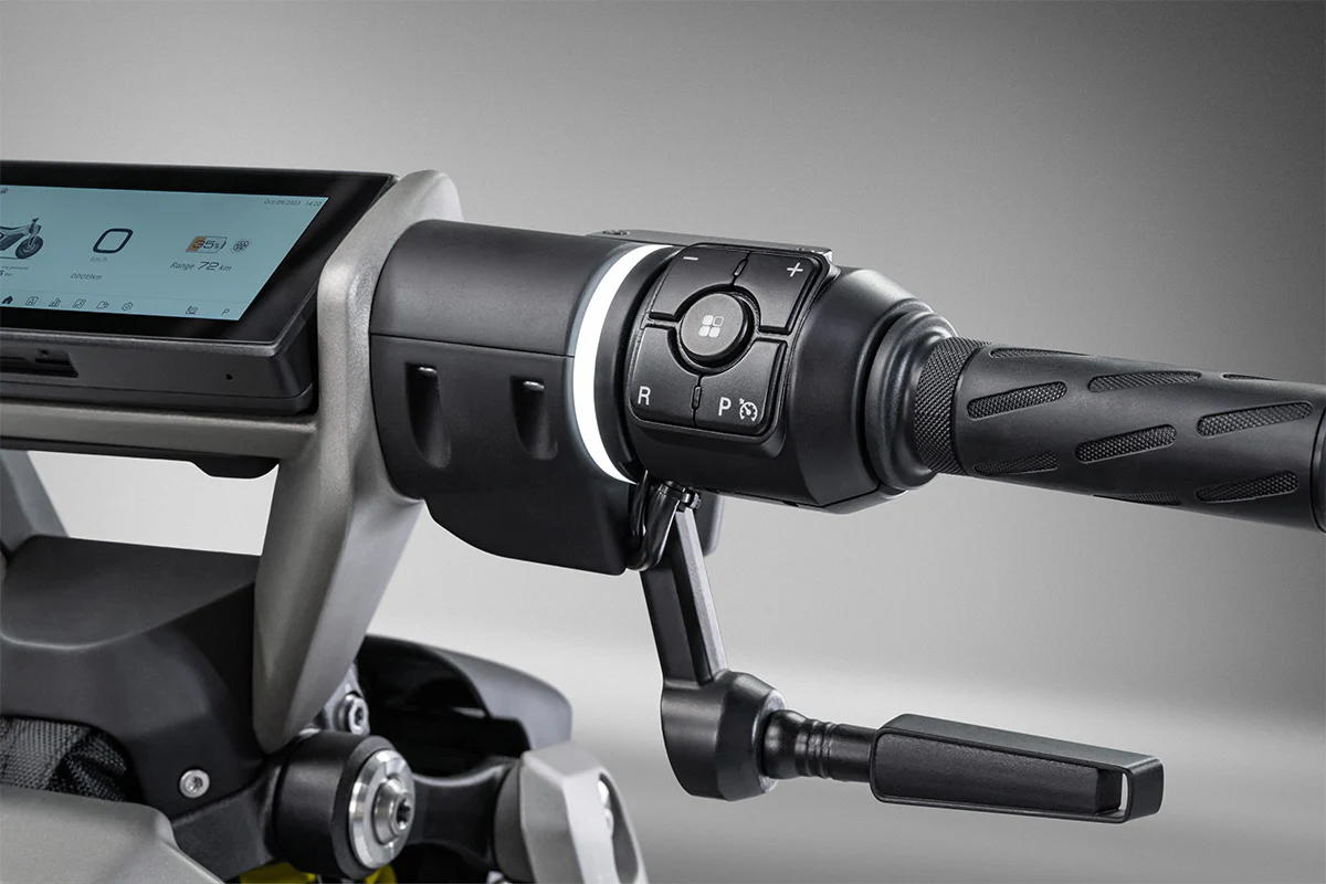 Naxeon I AM Electric Motorcycle | 6.5kW Motor | 72V Lithium Battery | Street Legal - Image 12