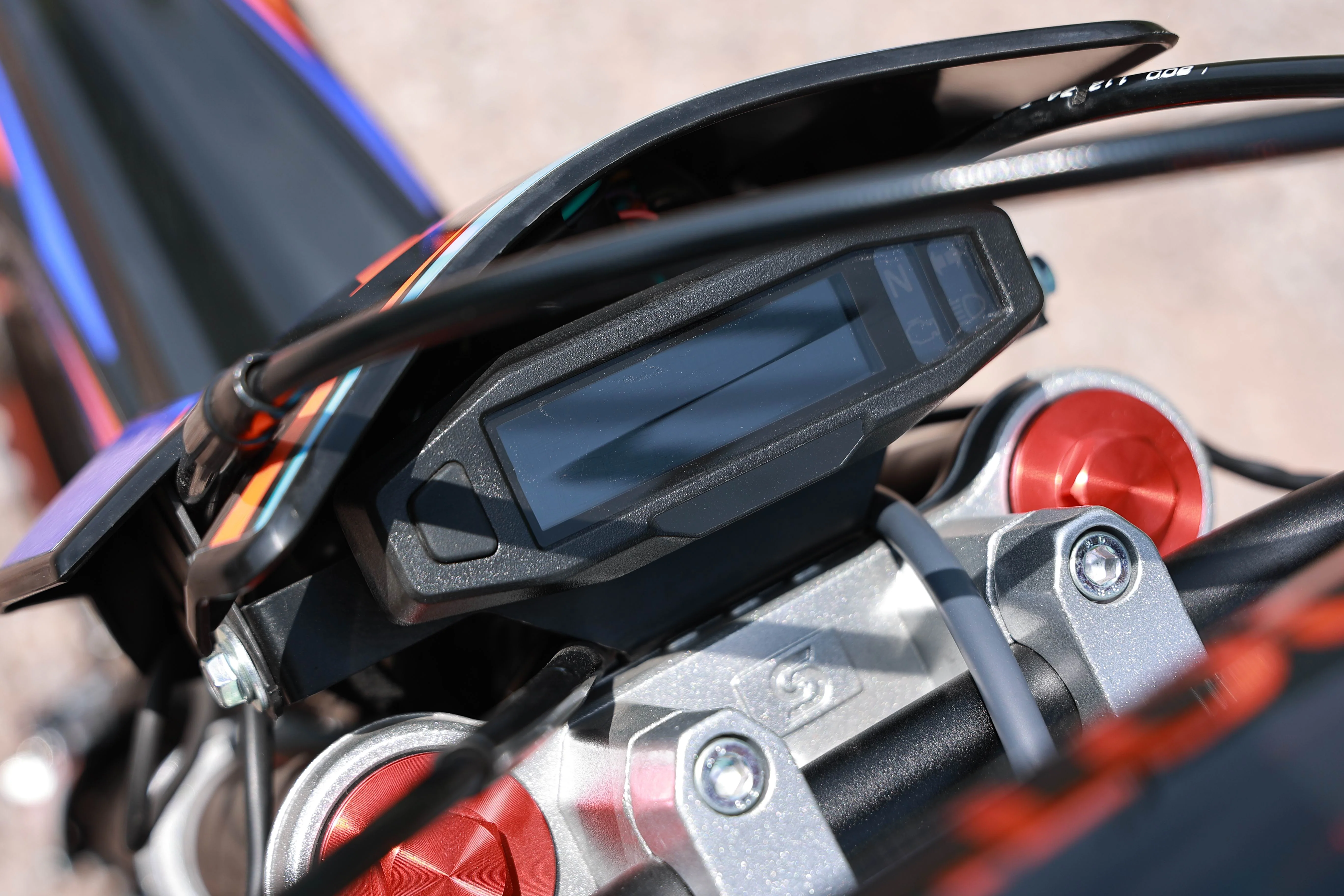 Venom Nicot 150X | 150cc EFI Dirt Bike | 4 Speed - Image 7
