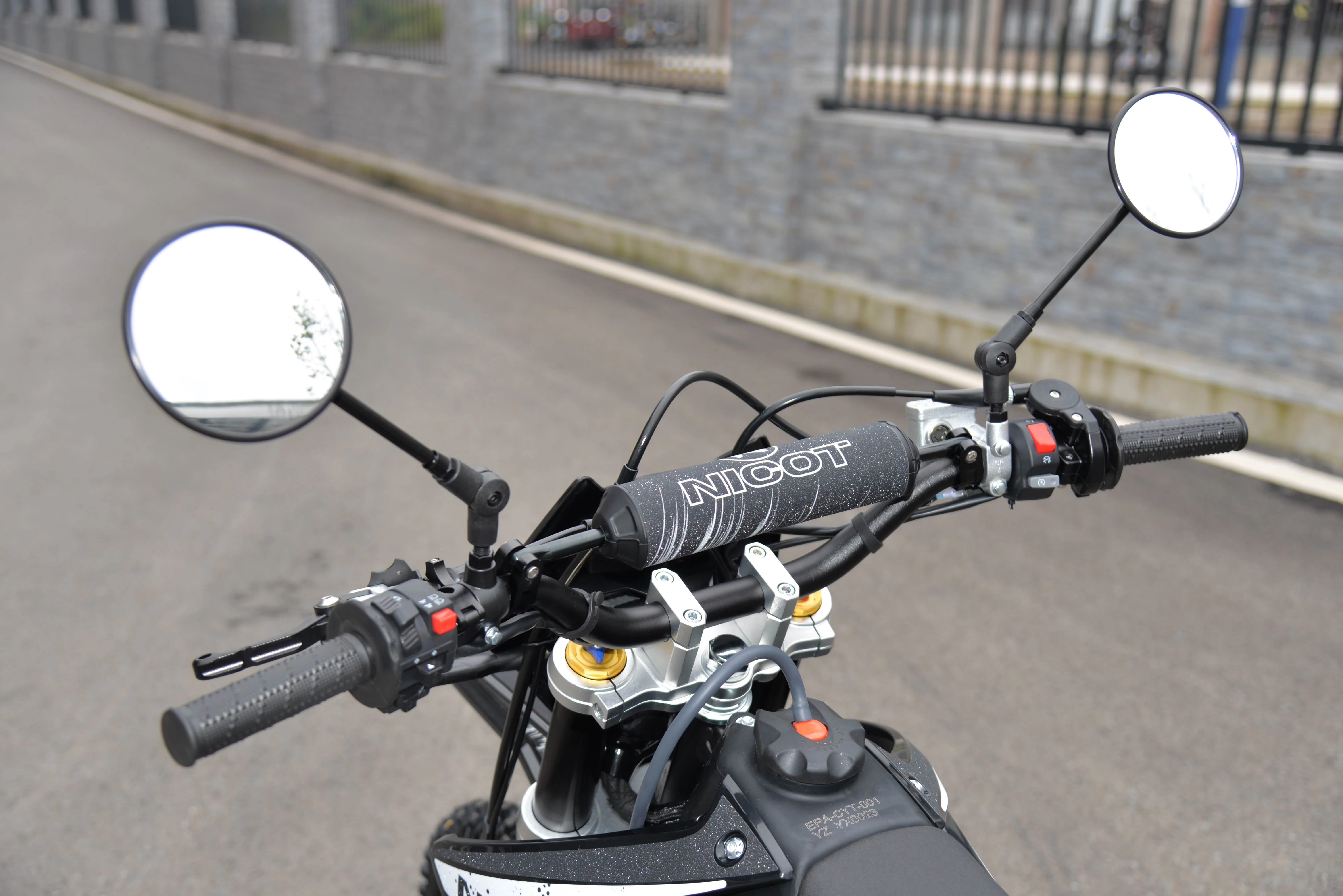 Venom Nicot 190X | 190cc EFI Full-Size Dirt Bike | 4 Speed - Image 7