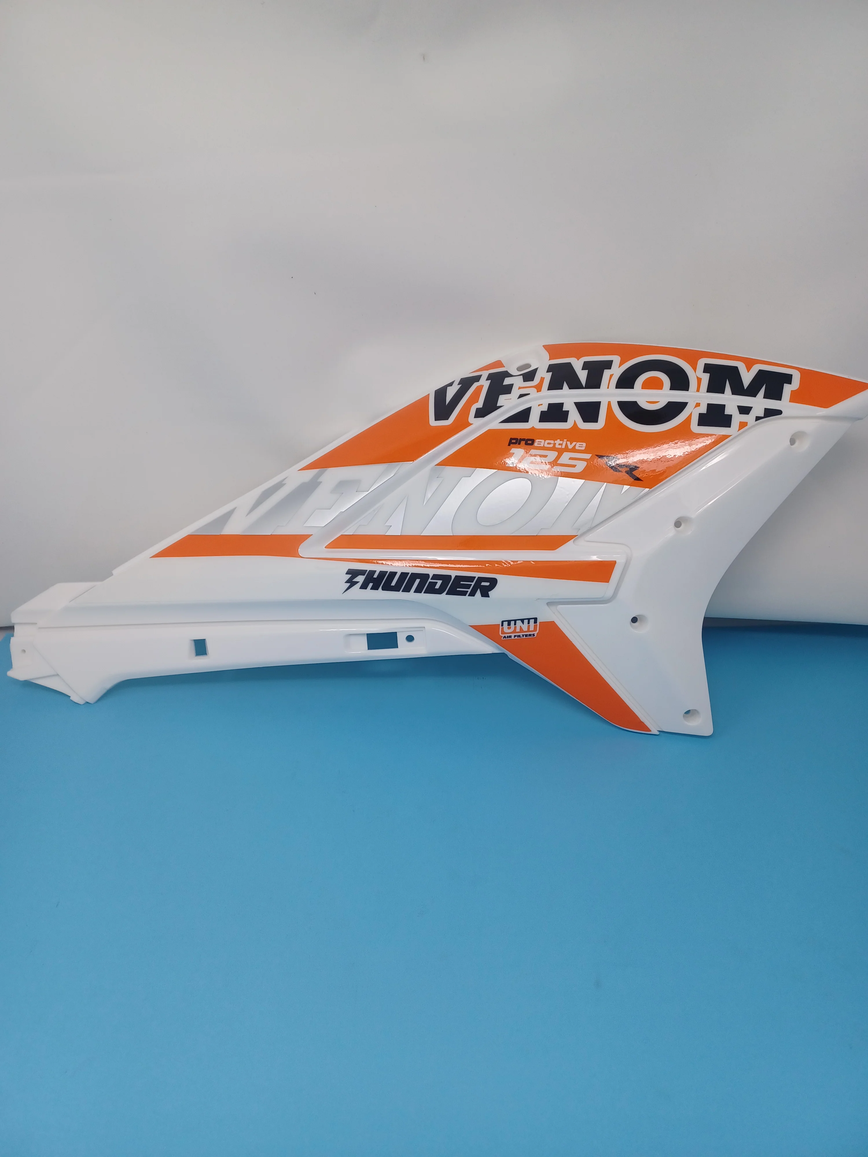 Venom Thunder 125cc Dirt Bike | Front Right Plastic (304003009001) - Image 2
