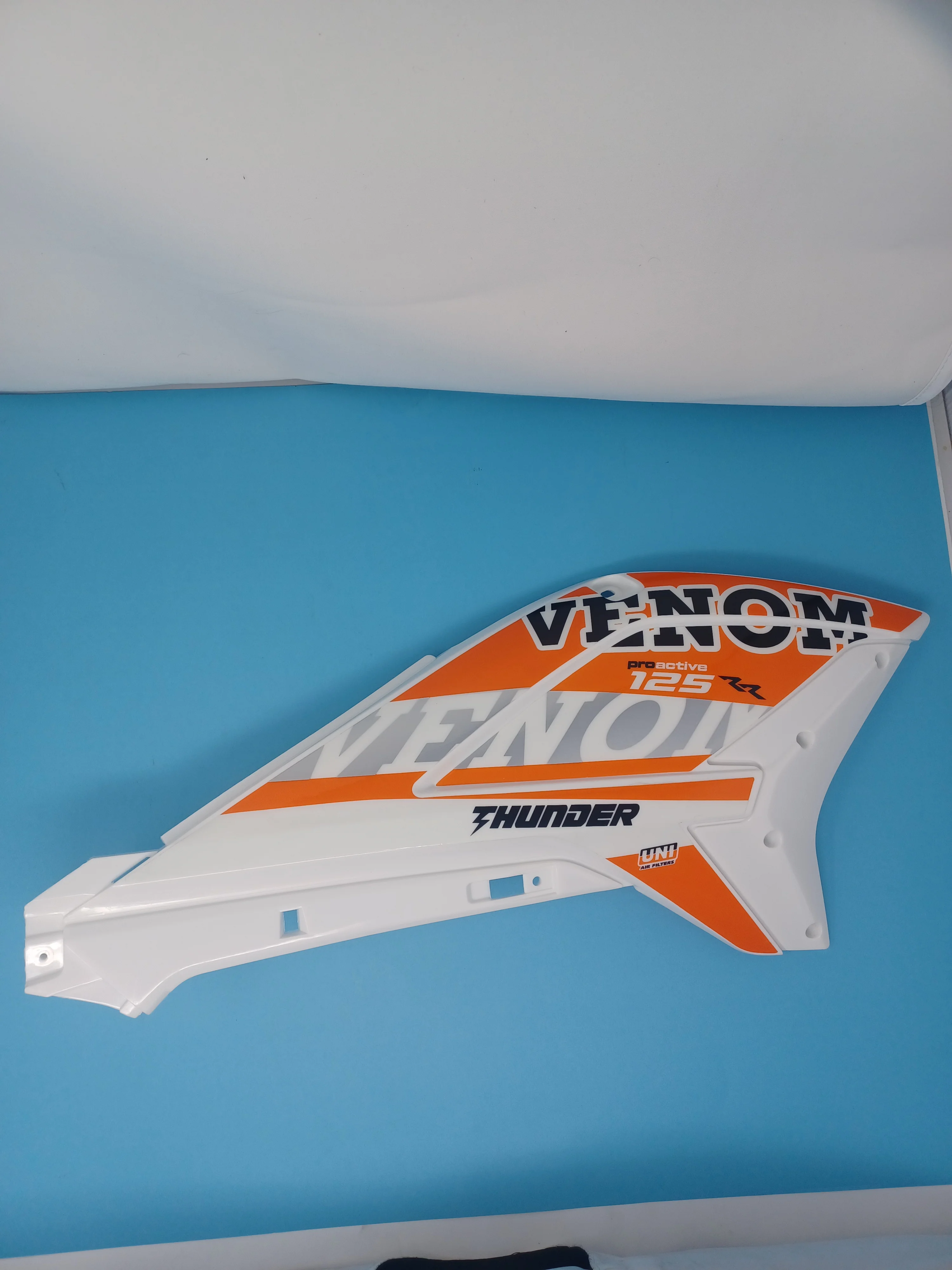 Venom Thunder 125cc Dirt Bike | Front Right Plastic (304003009001) - Image 3
