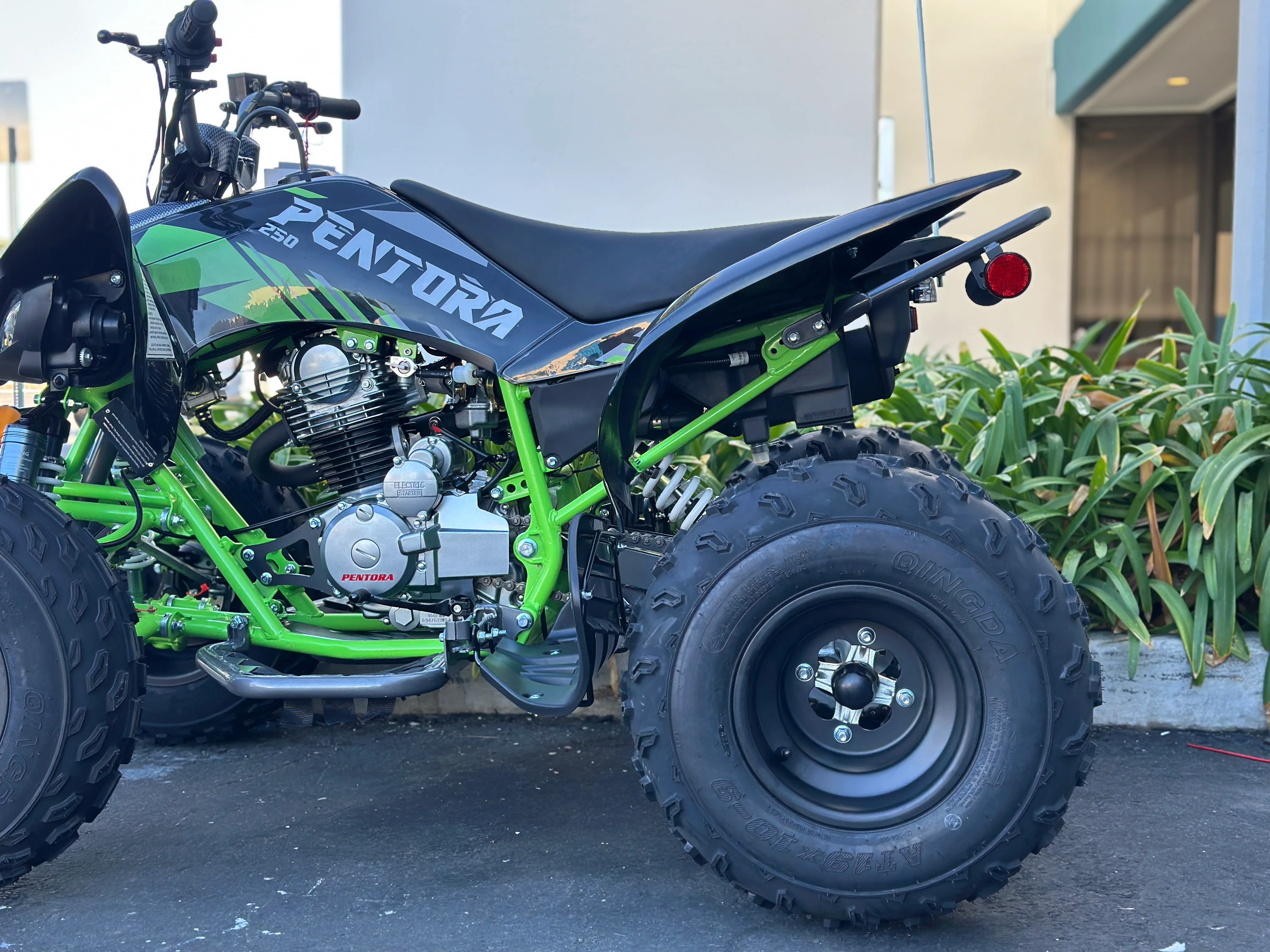 Venom Pentora 250cc | Adult ATV | 4-Speed Manual + Reverse - Image 8
