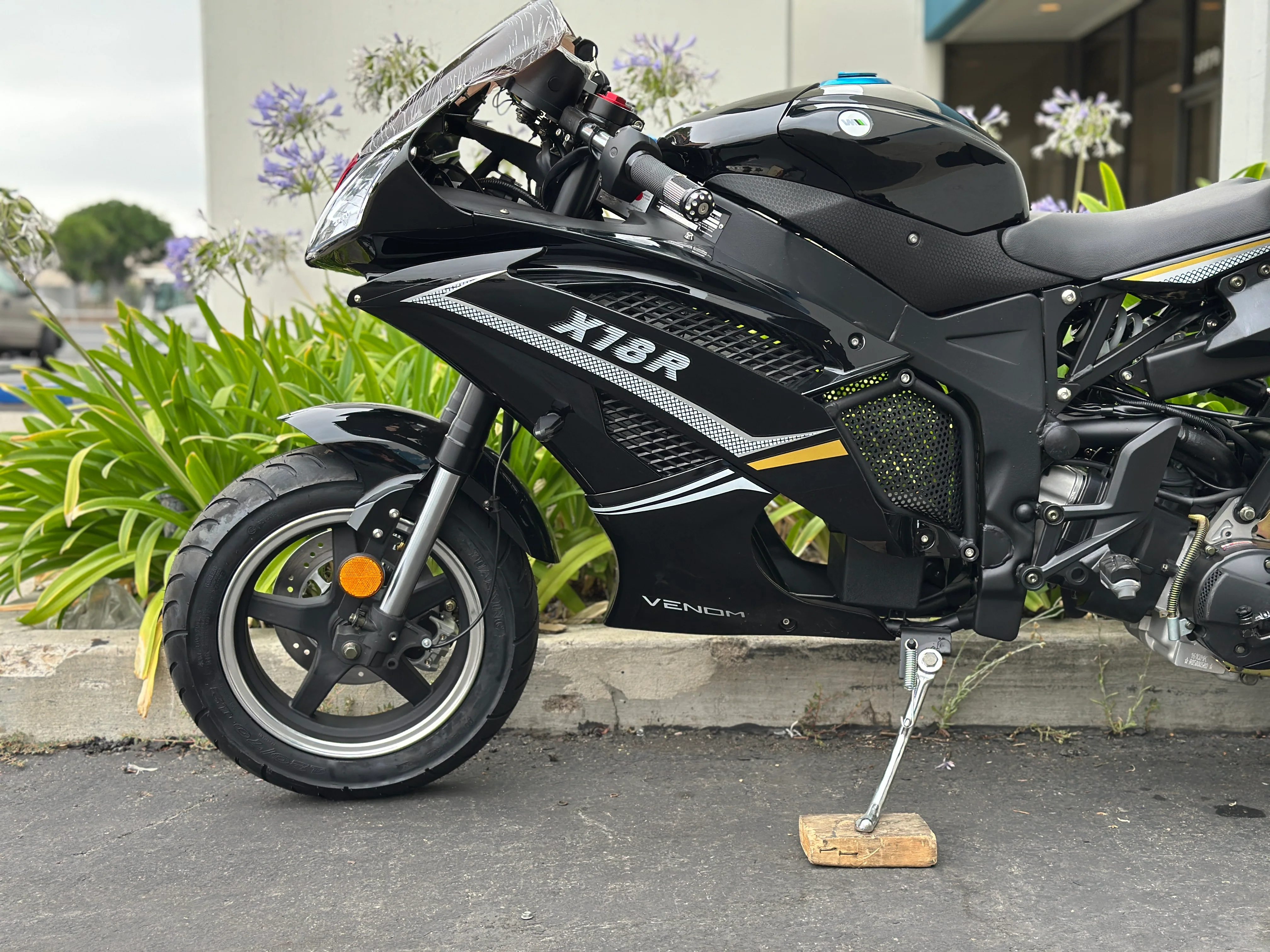 Venom x18R 200cc Motorcycle | Automatic Transmission - Image 19