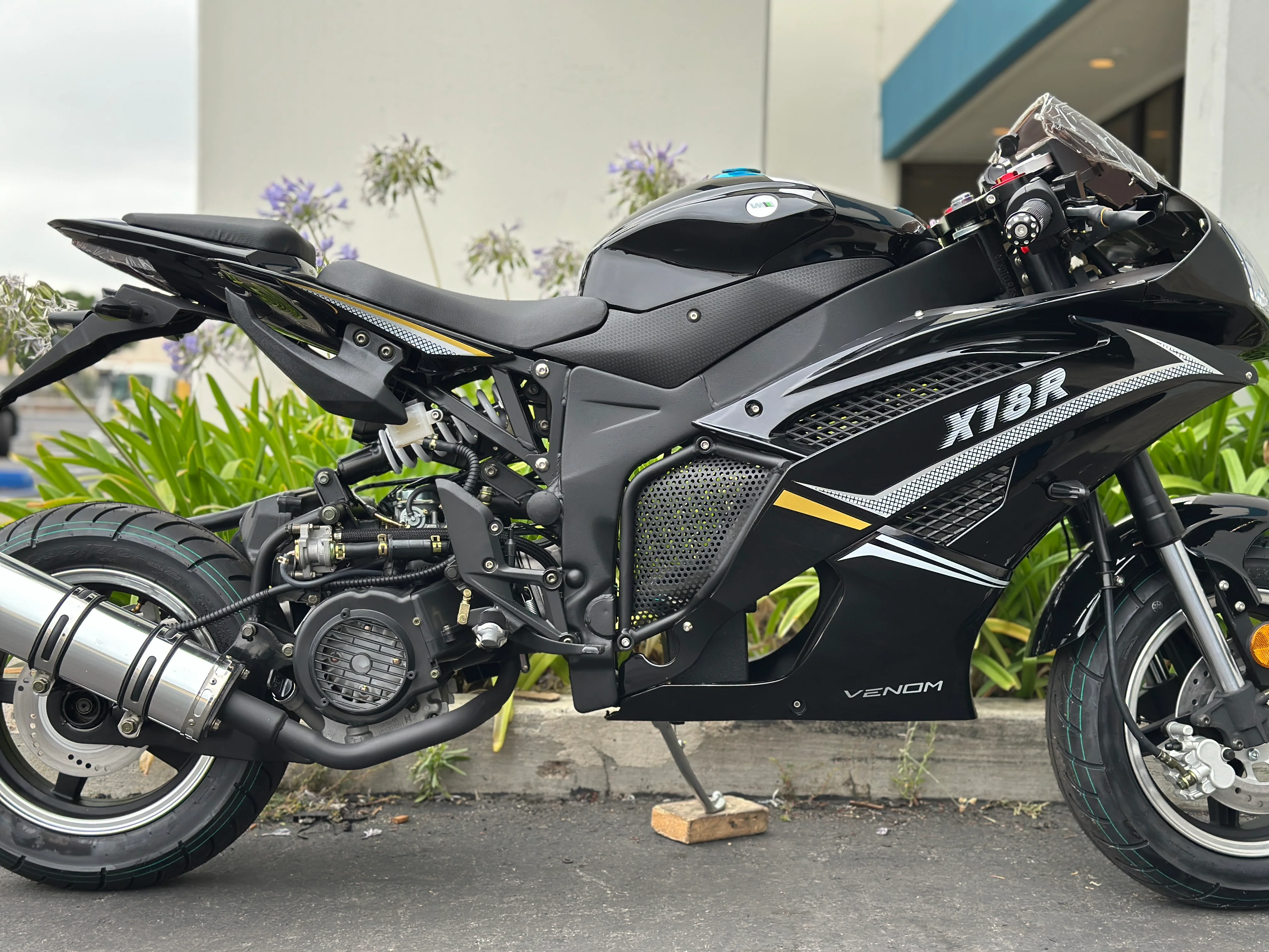 Venom x18R 200cc Motorcycle | Automatic Transmission - Image 32