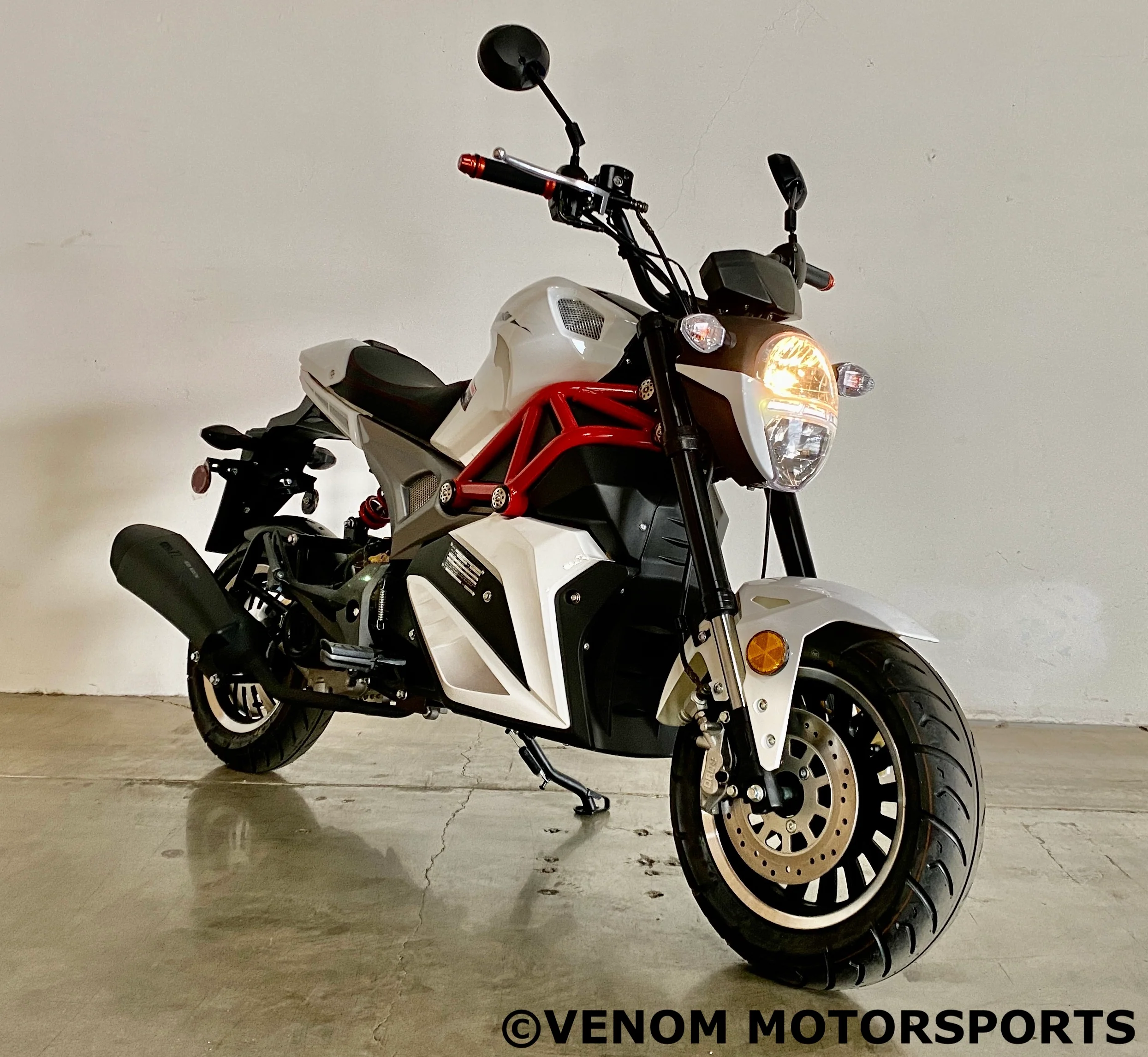 Venom x21 | 50cc Motorcycle | Automatic Transmission - Image 3