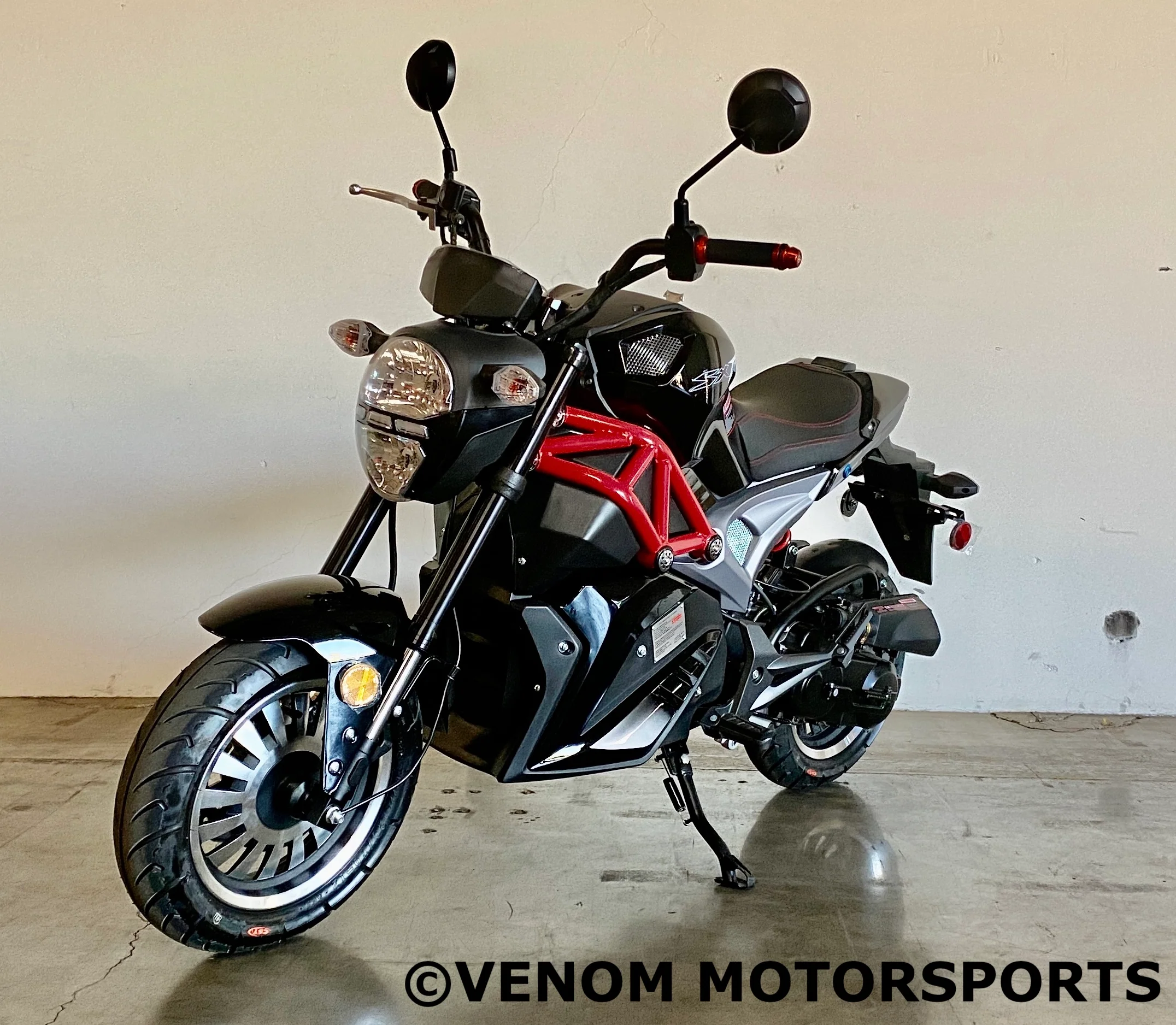 Venom x21 | 50cc Motorcycle | Automatic Transmission - Image 4