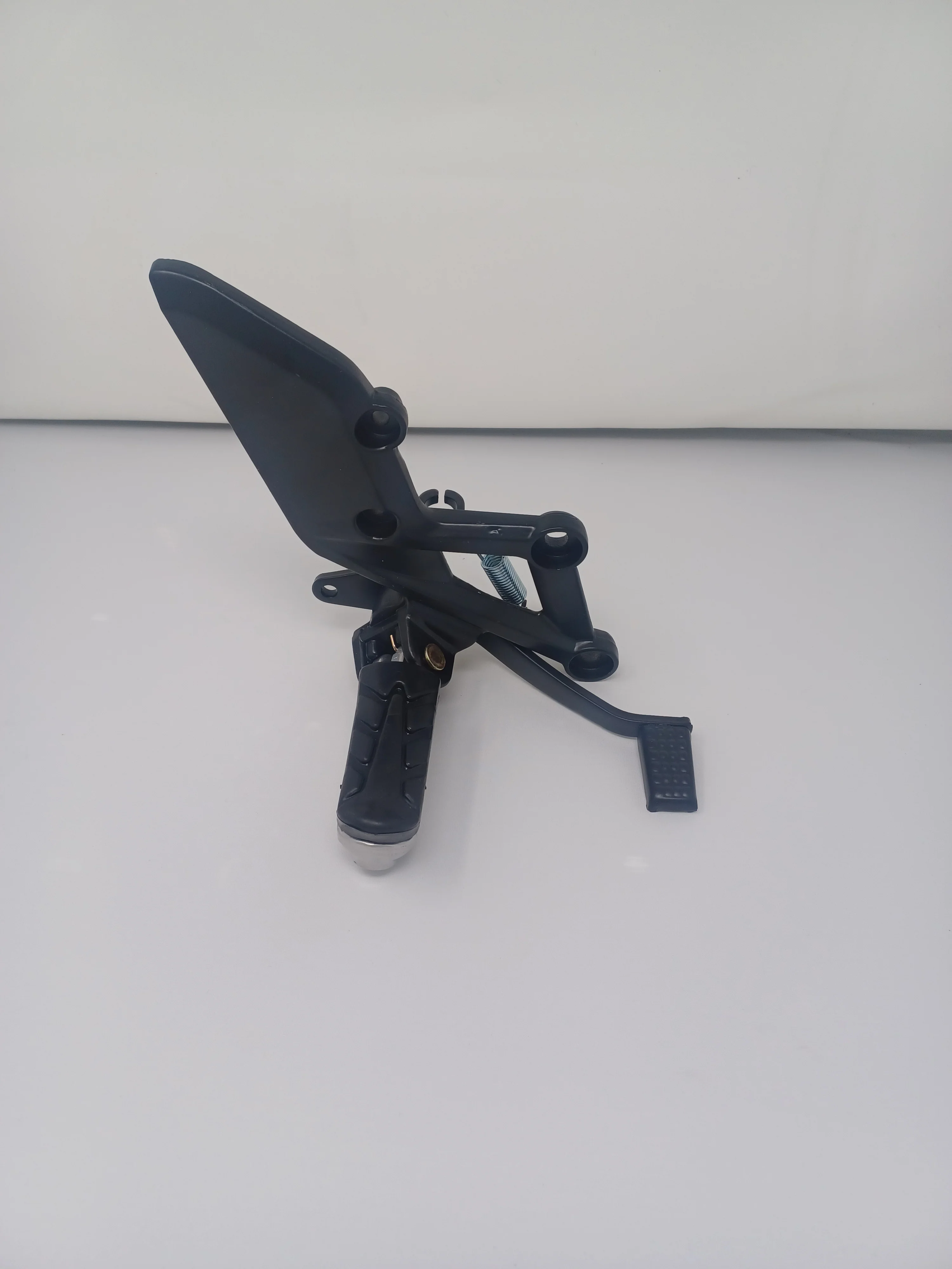 X22R 250cc Front Right Footrest 02050039 - Image 2